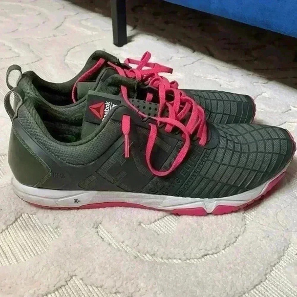 Reebok - Picture 4 of 5